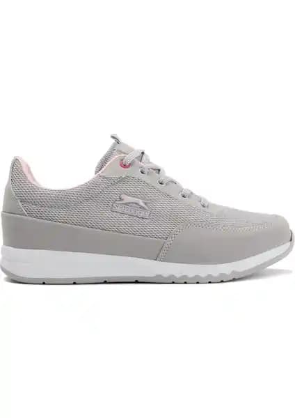 Slazenger Kadın Spor Ayakkabıları Karşılaştırması: AÇI I ve ZEKKO Modellerinin Özellikleri