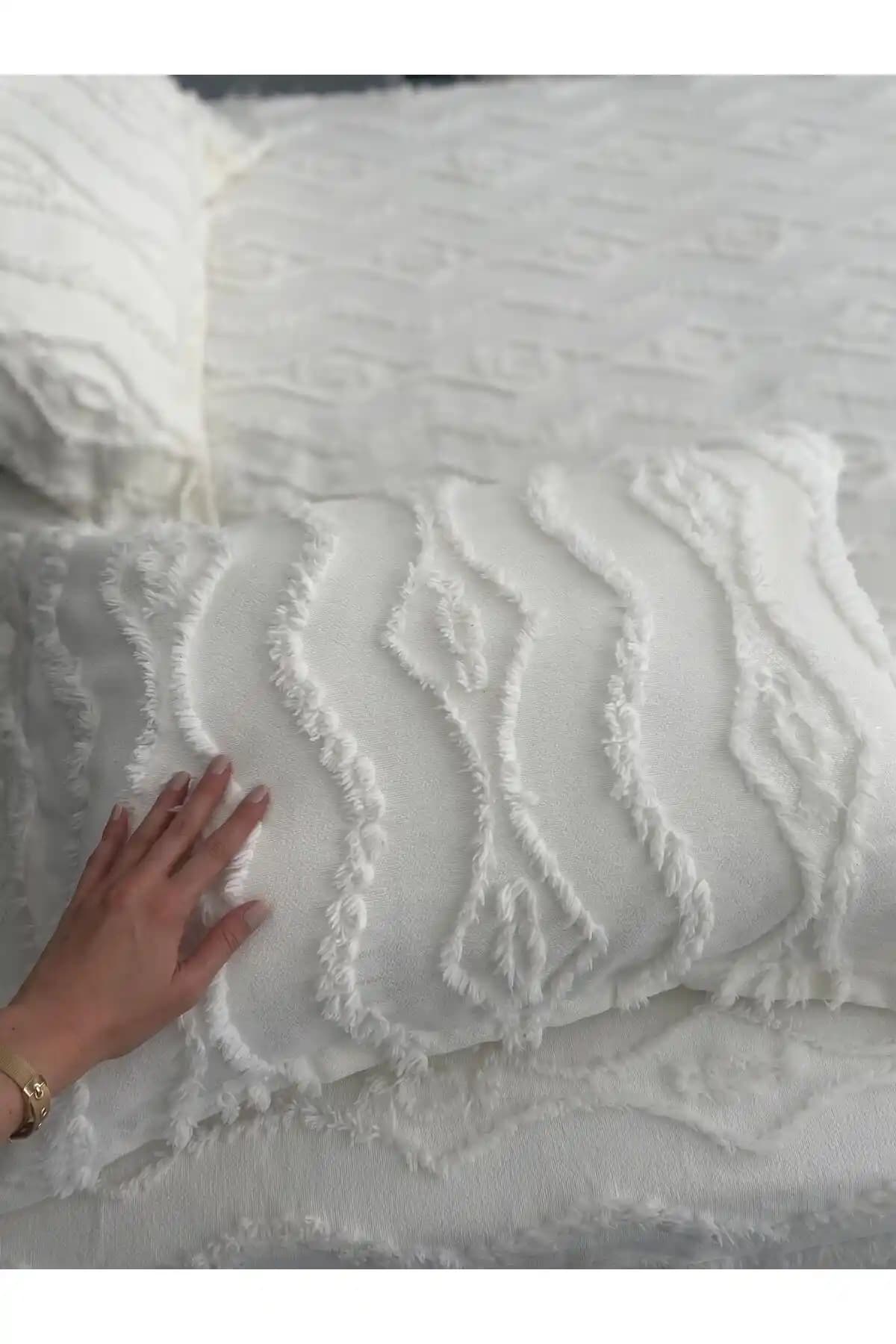 Jolie Maison Deniz Pike Takımı: Ekru Şönil Yatak Seti, Dayanıklı ve Zarif Tasarım