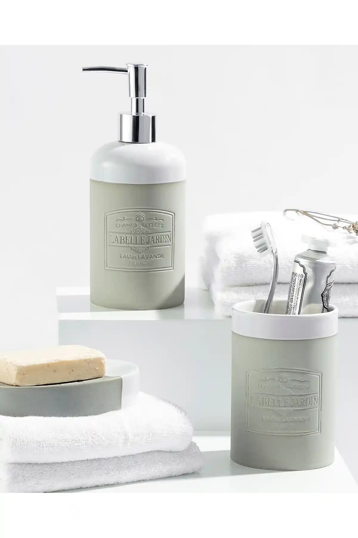 Madame Coco Adalene 3’lü Banyo Takımı: Porselen Setiyle Banyoda Sade Şıklık ve Düzen