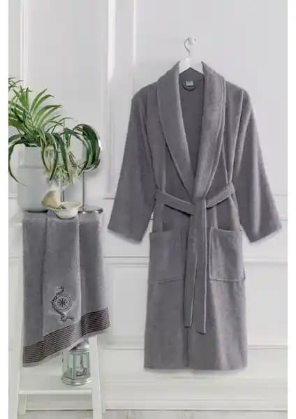 İki Farklı Banyo Bornozu Karşılaştırması: Özellikler ve Kullanıcı Yorumları