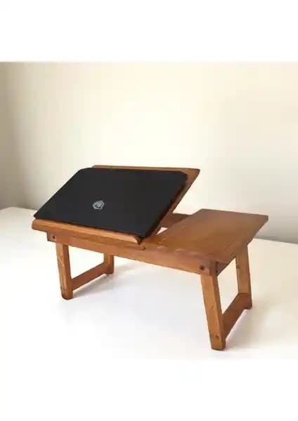 İki Farklı Çalışma Masası Karşılaştırması: Tasarım, Fonksiyonellik ve Malzeme Kalitesi