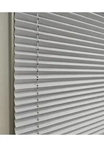 Rech Home Beyaz Plise Perde ve Motto Cam Balkon ve Ofis Perdesi Karşılaştırması