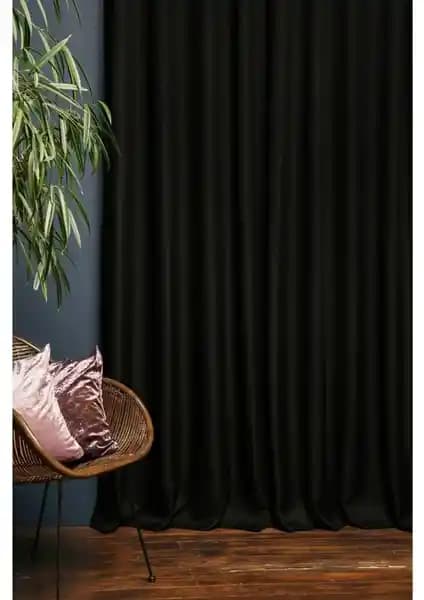 Siyah Blackout Perde ve Saten Güneşlik Karşılaştırması Ev Dekorasyonunda En Uygun Seçenekler