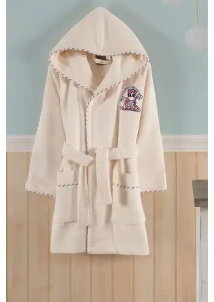 Varol Bambu Nakışlı Çocuk Bornozu ve Yetişkin Kapşonlu Bambu Bornoz Karşılaştırması