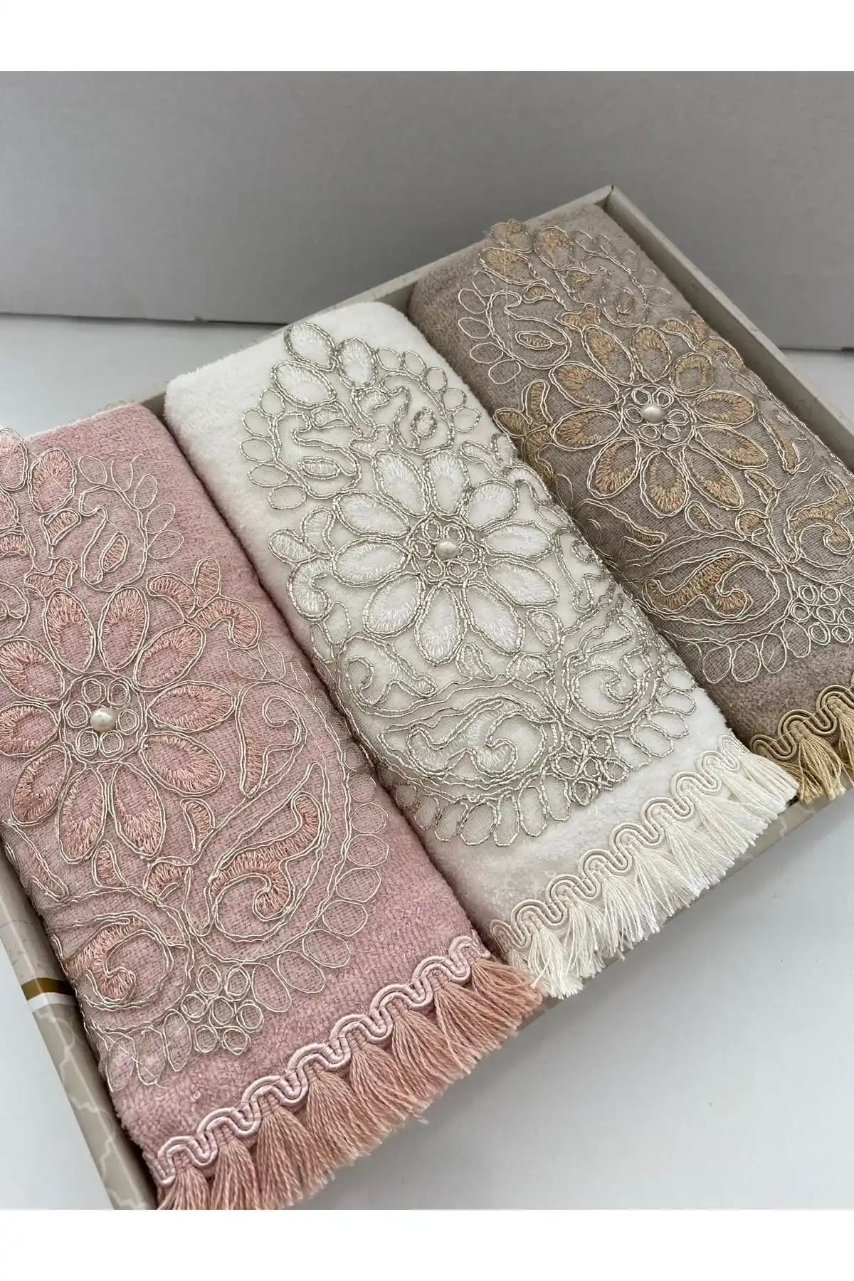 AYHANHOME Havlu Setleri Karşılaştırması: Güpürlü ve Pamuklu Seçenekler