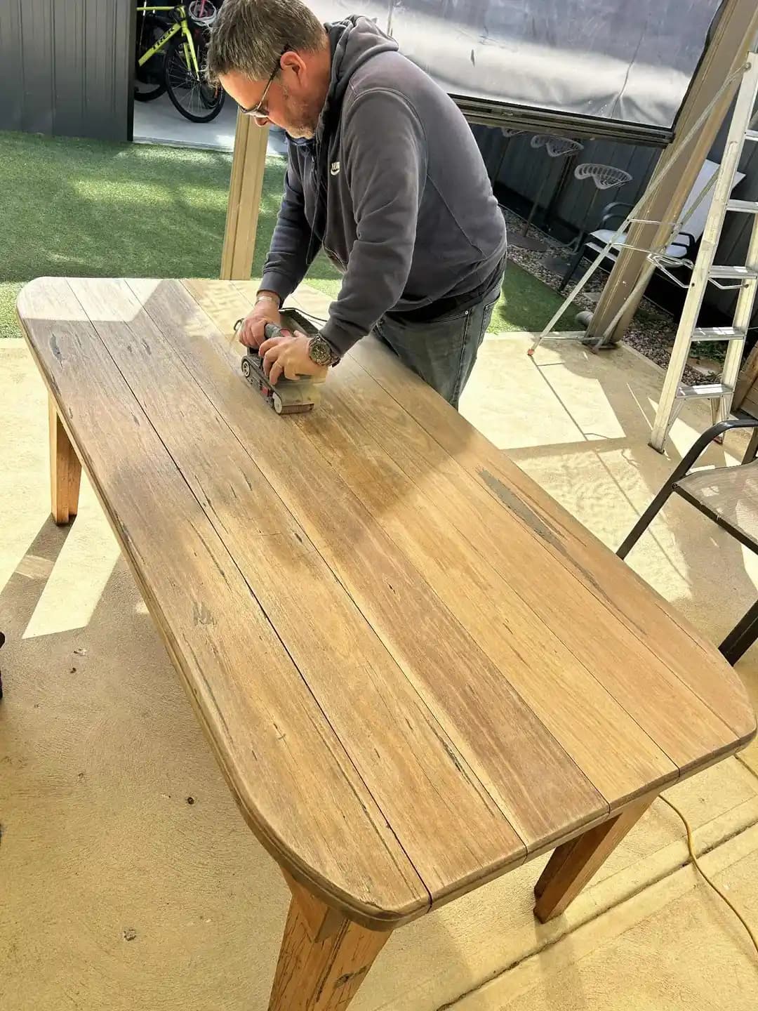 Ahşap Dış Mekan Mobilyalarının Yenilenmesi: Restorasyon ve Koruma Teknikleri