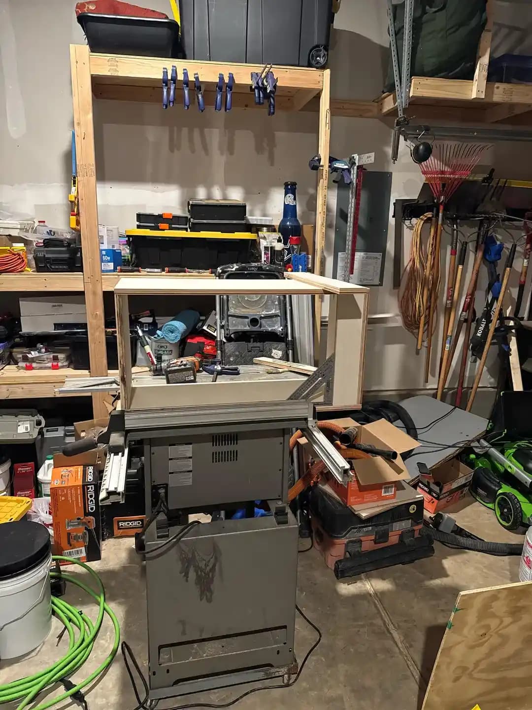 Ahşap İşçiliğinde Karelik ve Doğruluk: Ölçüm, Ayar ve Montaj Teknikleri