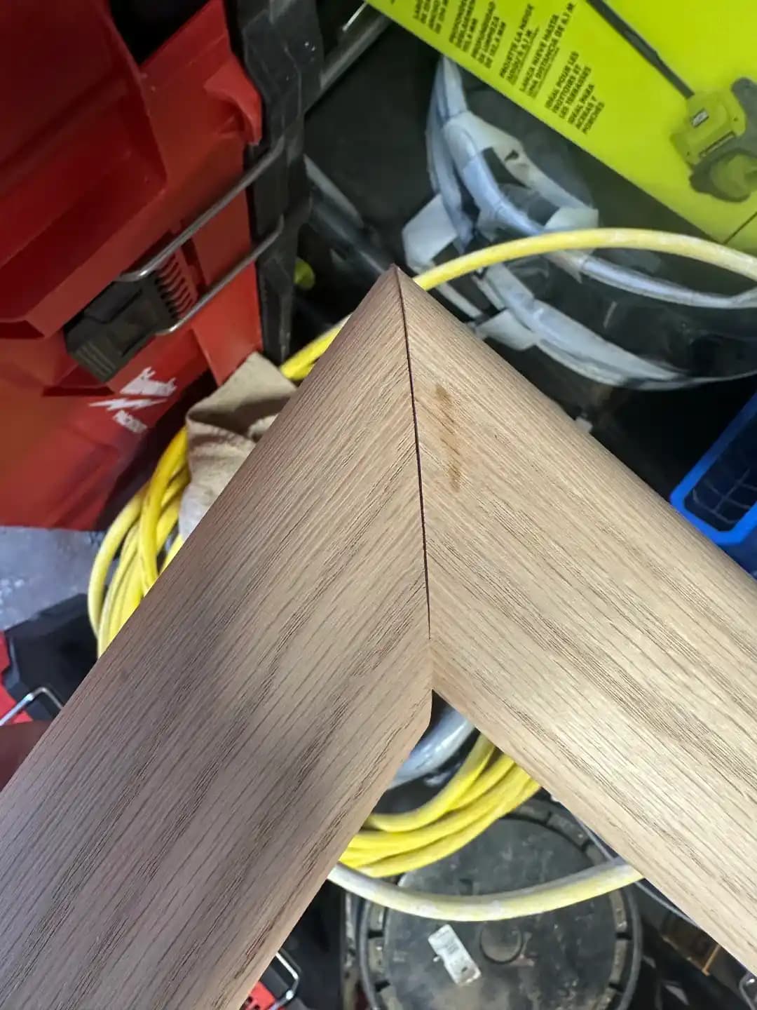 Ahşap Korkuluk Yapımında Miter Açılarının Doğru Ayarlanması ve Kesim Teknikleri