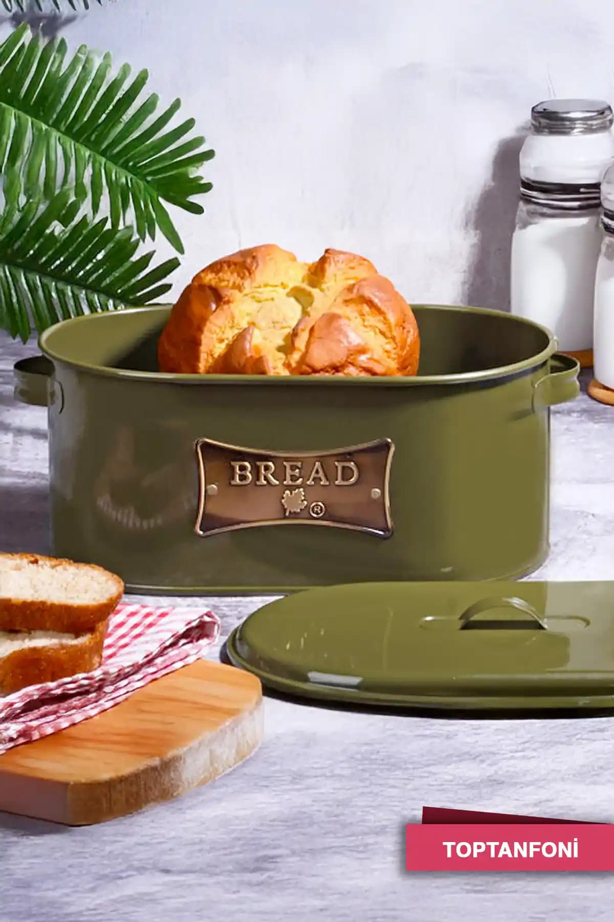 Bestofhome Metal Plaka Detaylı Nostaljik Ekmeklik: Retro ve Şık Mutfak Dekorasyonu İçin