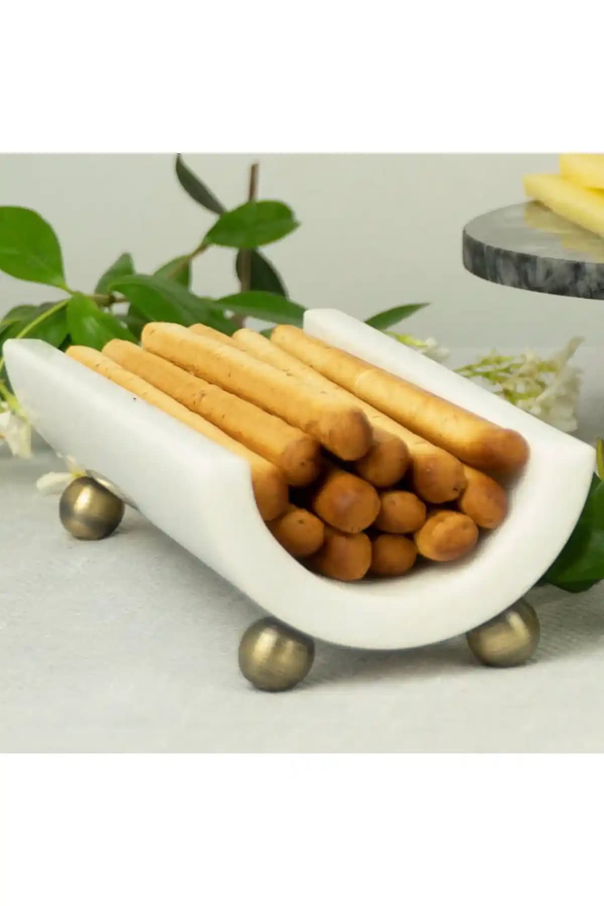 Beyaz Mermer Yayvan Sunumluk ile Şıklık ve Doğallığın Buluşması