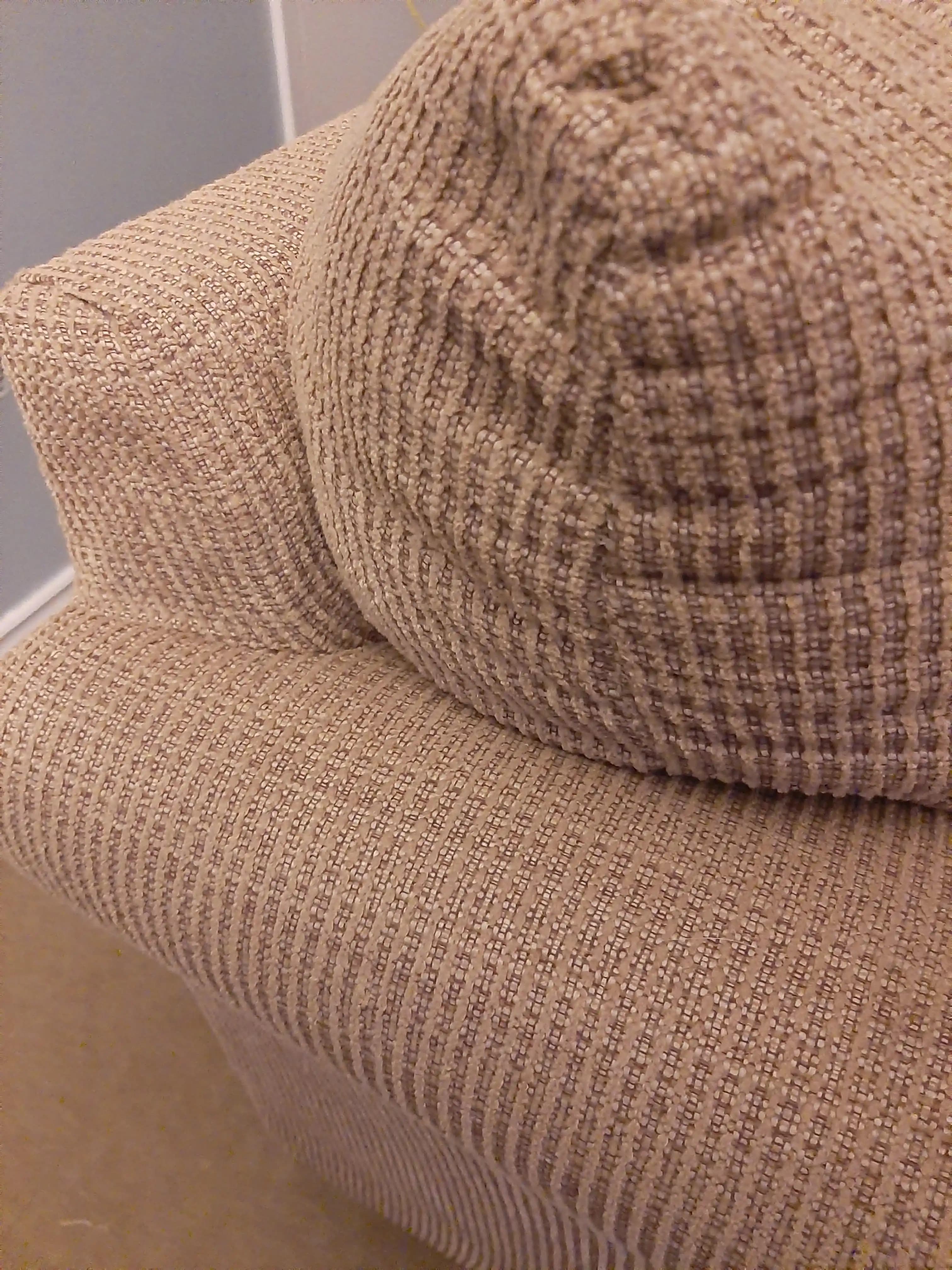 Chenille ve Tweed Kanepe Kumaşlarının Özellikleri ve Modern Dekorasyonla Uyumu