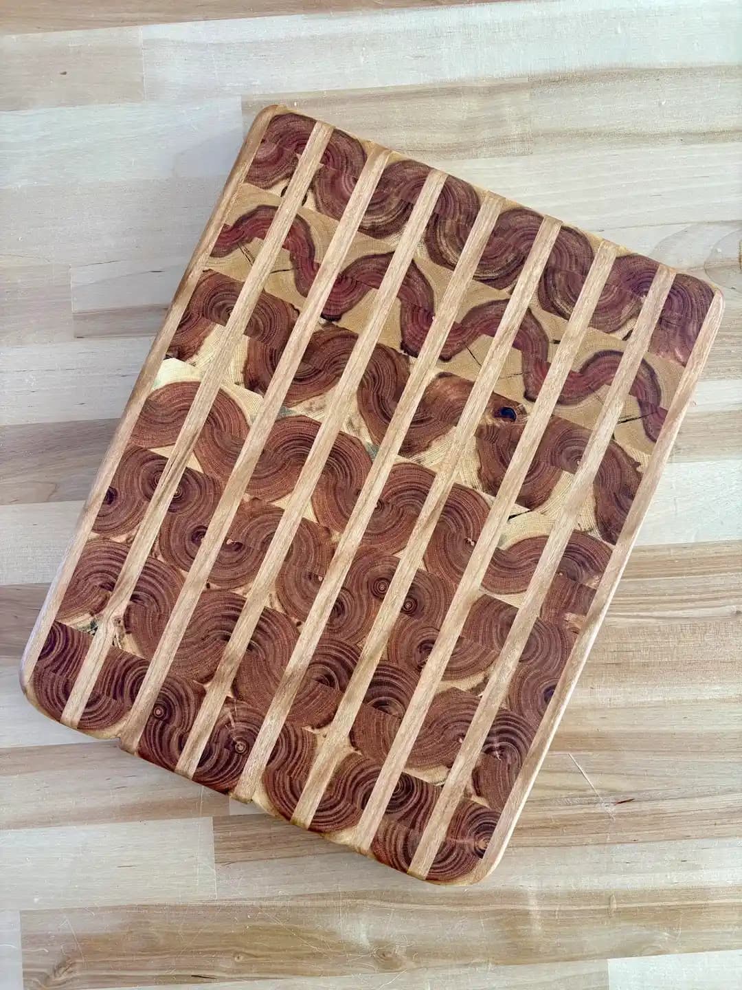 End Grain ve Edge Grain Kullanımının Ahşap Kesme Tahtalarındaki Etkileri ve Tahriş Problemleri