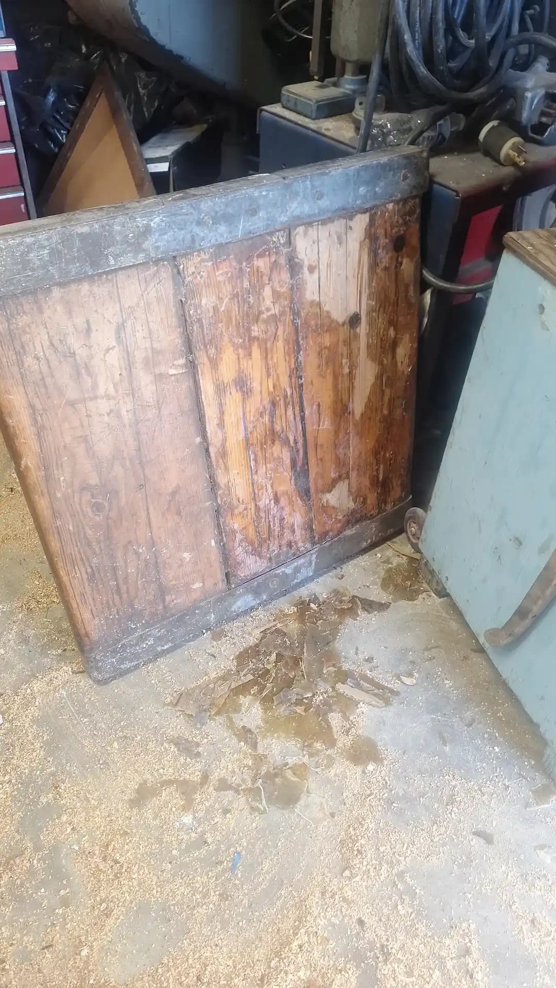 Liberty Gemisi Hatch Kapaklarından Mobilya Restorasyonu: Teknik ve Koruma Yöntemleri