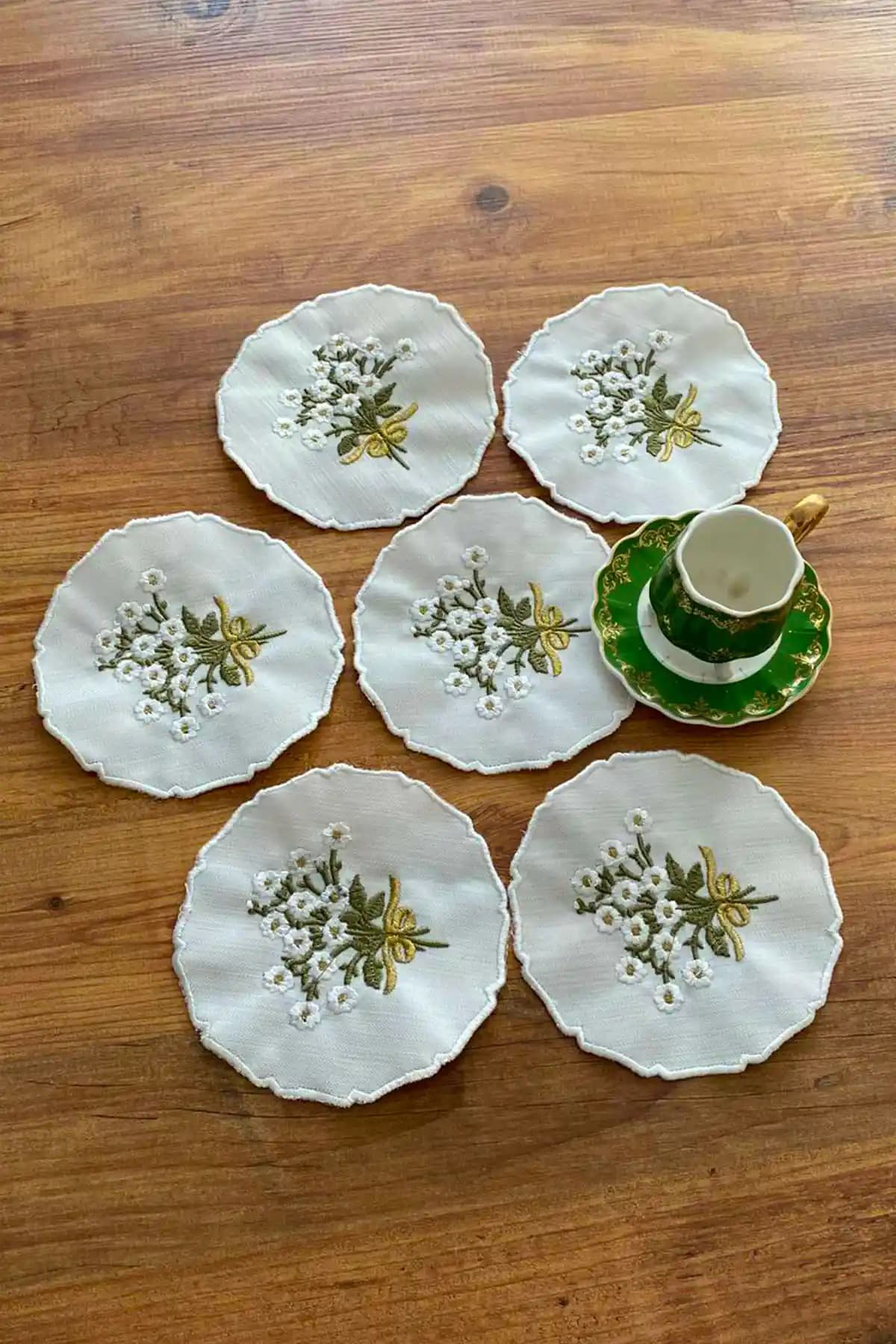 NAKIŞHAN Papatya Buket Nakışlı Keten Kahve Sunum Peçetesi Şıklık ve Dayanıklılık Sunar