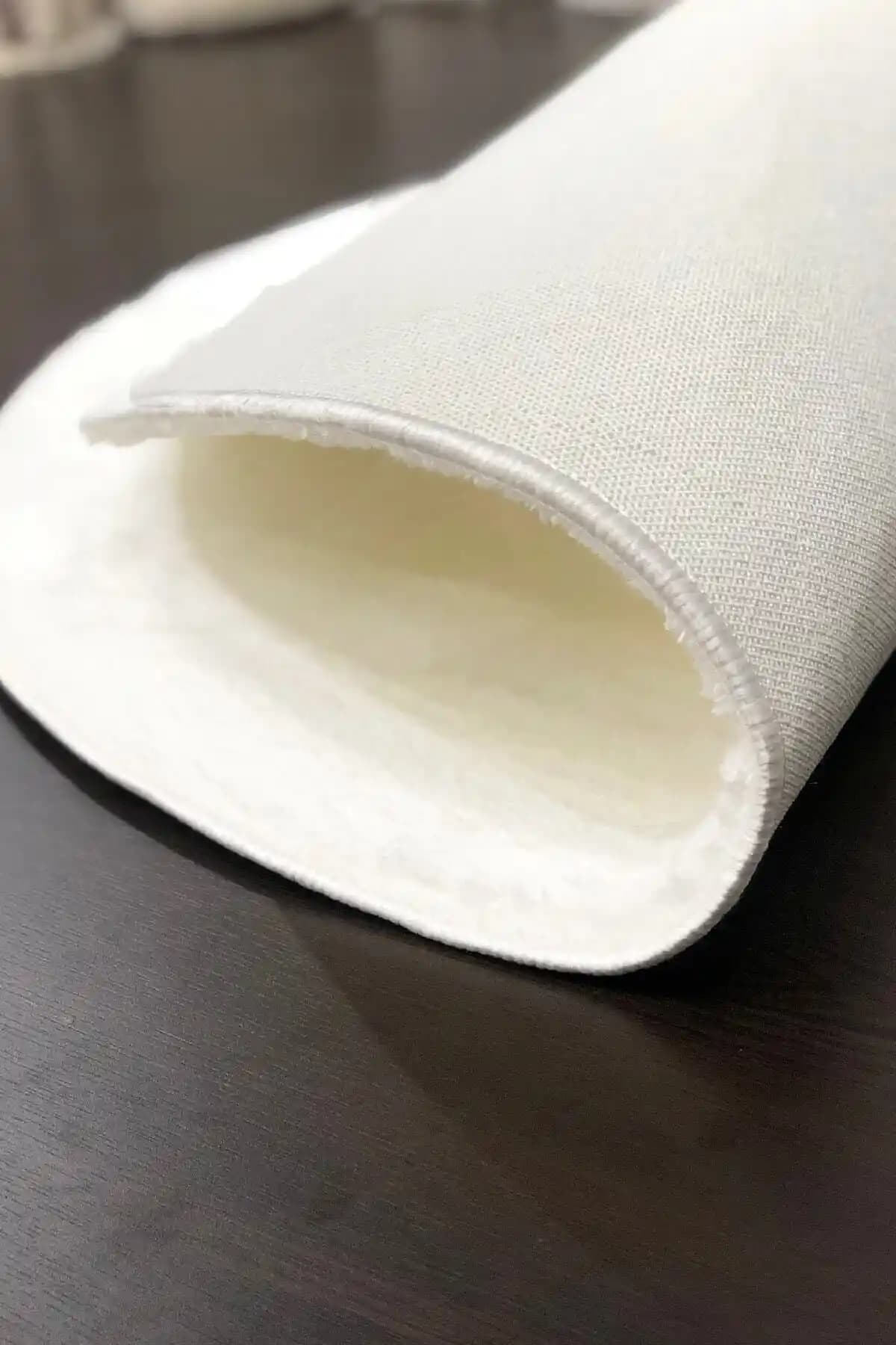 Sarar Peluş Post Halı Beyaz Renkli Kaymaz Tabanlı Yıkanabilir Modern Tasarım