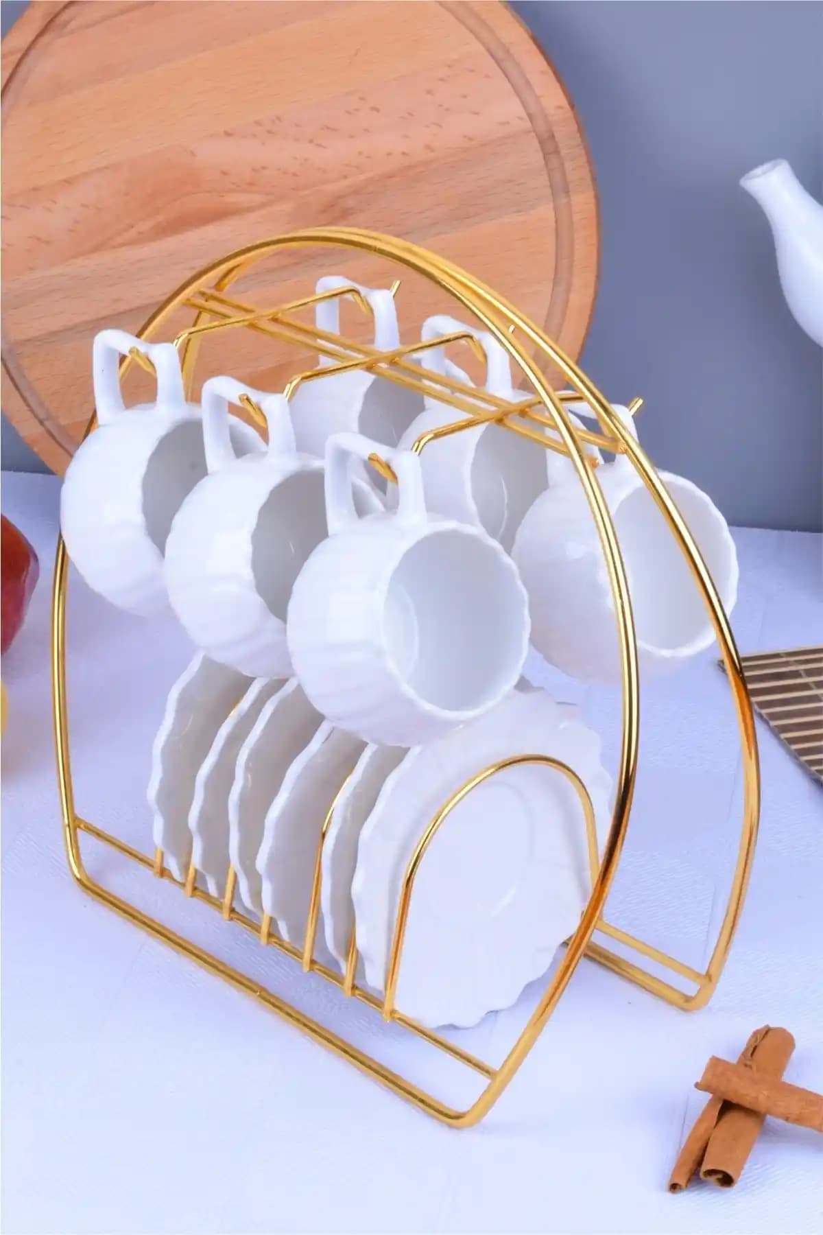 Sezka Life Lüx Gold Standlı 6'lı Papatya Kahve Fincan Seti Modern Tasarım ve Fonksiyonellik