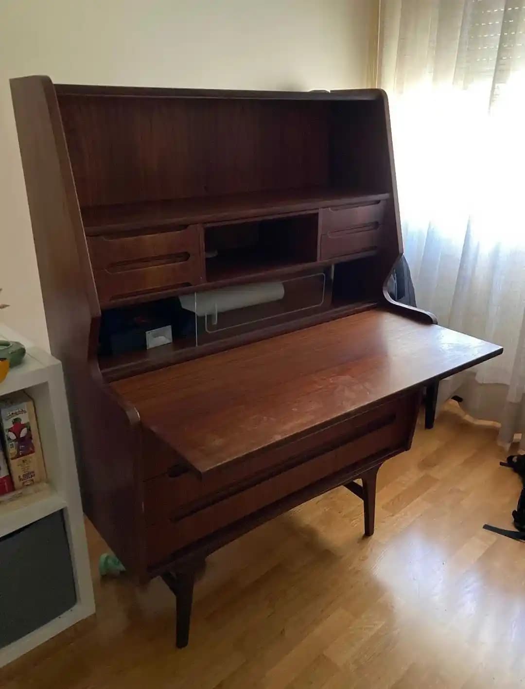 Zımparalamadan Mobilya Restorasyonu: Cila ve Mum Kullanımı Teknikleri ve İpuçları