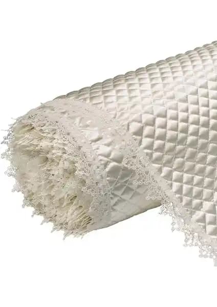 Alper Başhelvacı'nın Sınırlı Üretim Vintage Saten Raf Örtüsü ile Dekorasyonunuza Şıklık Katın