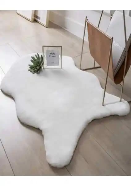 Balat Halı Kalın Beyaz Peluş Post Halı: Dayanıklı ve Estetik Tasarım Özellikleri