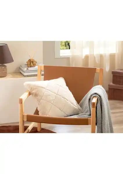 English Home Soft Touch Rabbit Peluş Kırlent Kılıfı: Şık ve Yumuşak Dekorasyon Unsuru