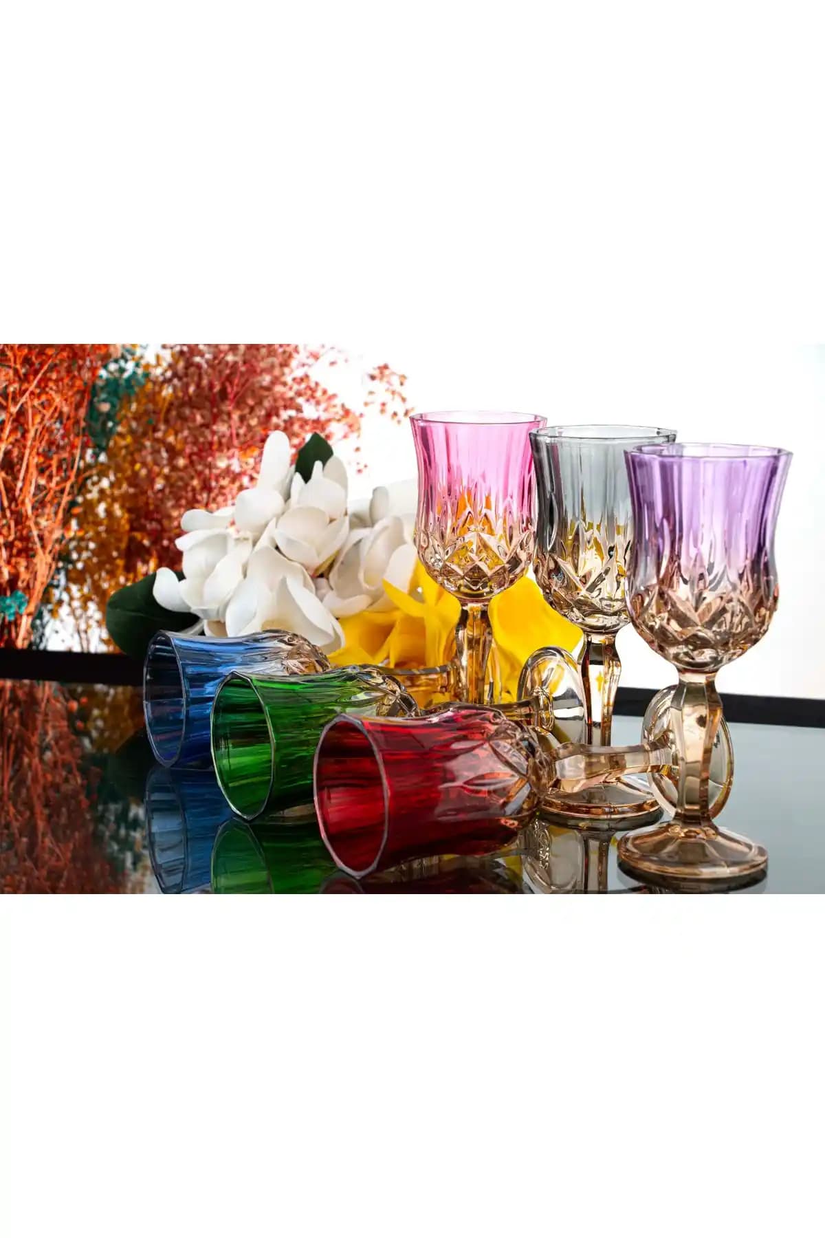 Home Rengarenk 6'lı Kristal Ayaklı Kahve Yanı Bardağı ile Şık ve Dayanıklı İçecek Sunumu