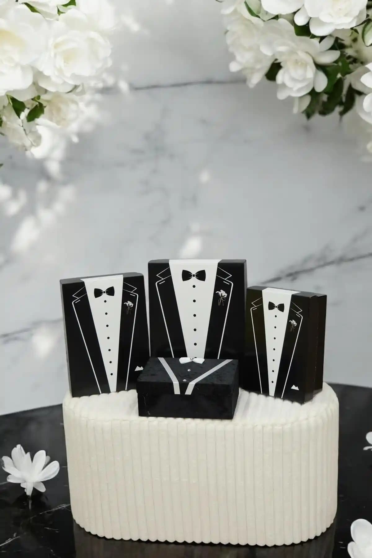 Kırçova Tekstil Lotusa 4'lü Damat Bohça ve Çeyiz Kutu Seti Modern ve Şık Tasarım