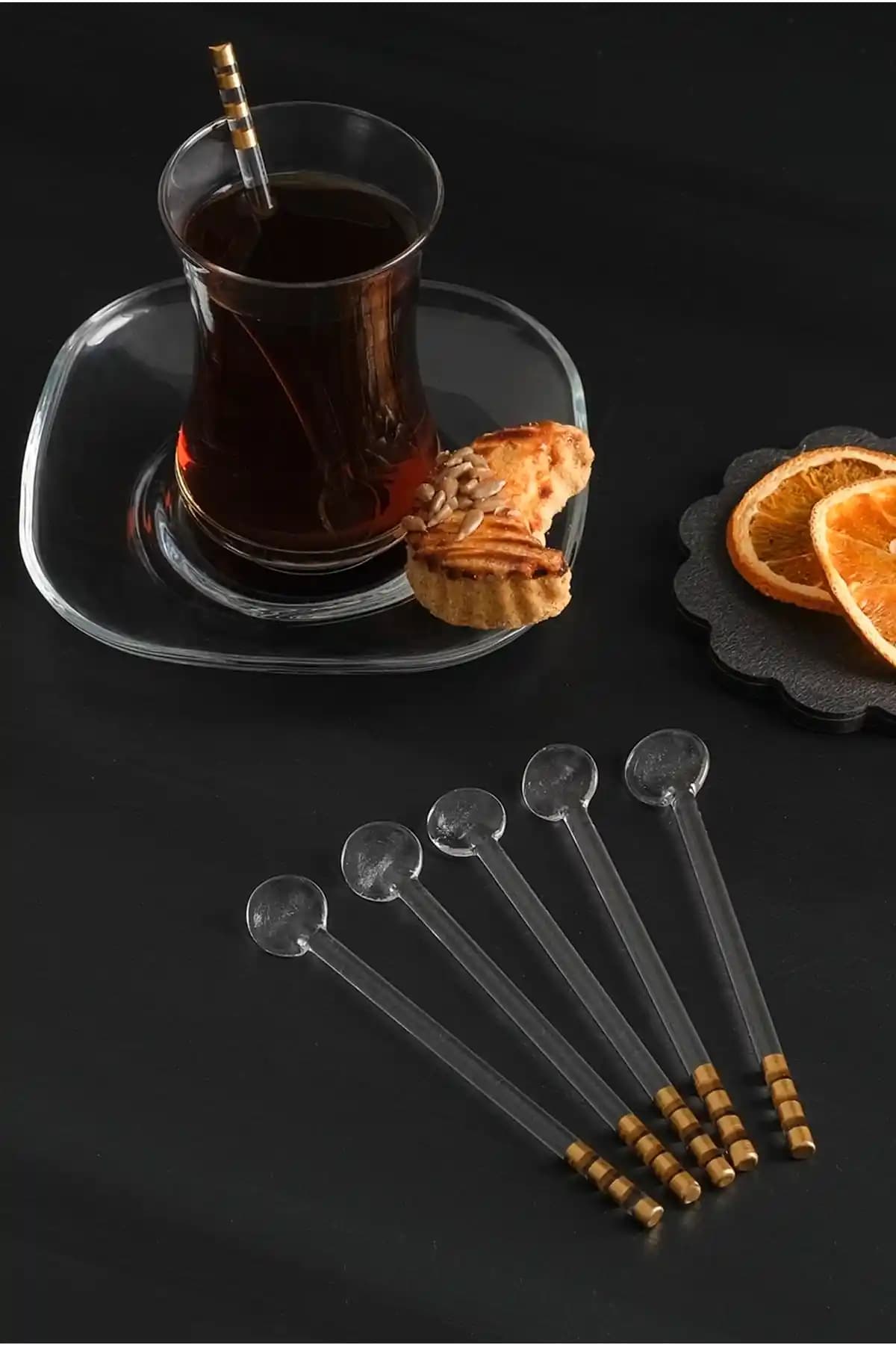 Milea 6'lı Lüx Gold Detaylı Cam Çay Kaşığı Seti Şık ve Dayanıklı Tasarımıyla Öne Çıkıyor
