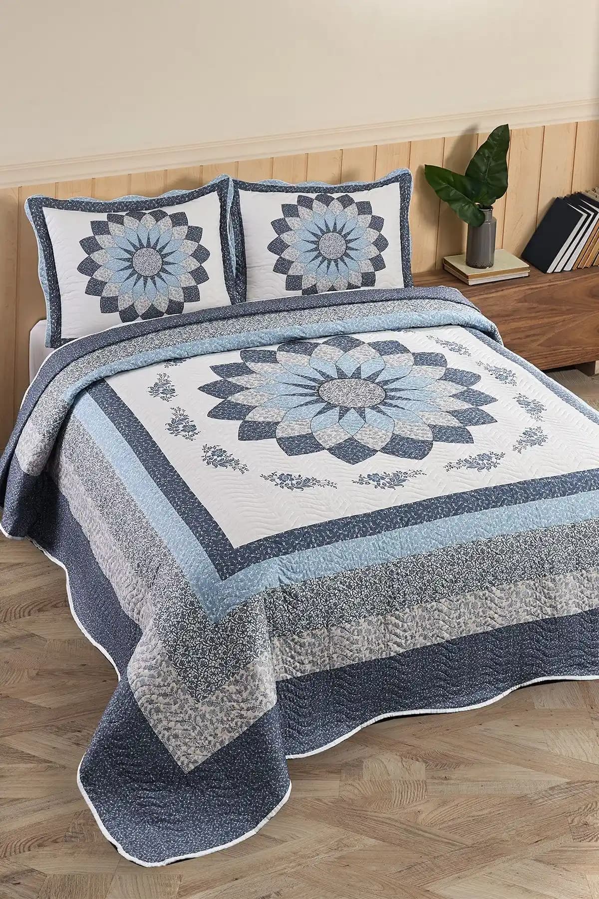 Örtüm Gloria Mavi Çift Kişilik Kapitone Yatak Örtüsü: Estetik ve Konfor Sunan Modern Tasarım