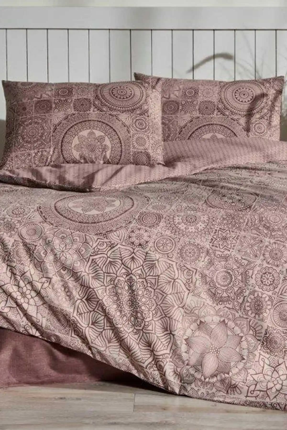 Özdilek Nev.tk. Nev Ck Bordo Mandala Mıstıco: Modern ve Şık Yatak Odası Dekorasyonu İçin Ideal Seçenek