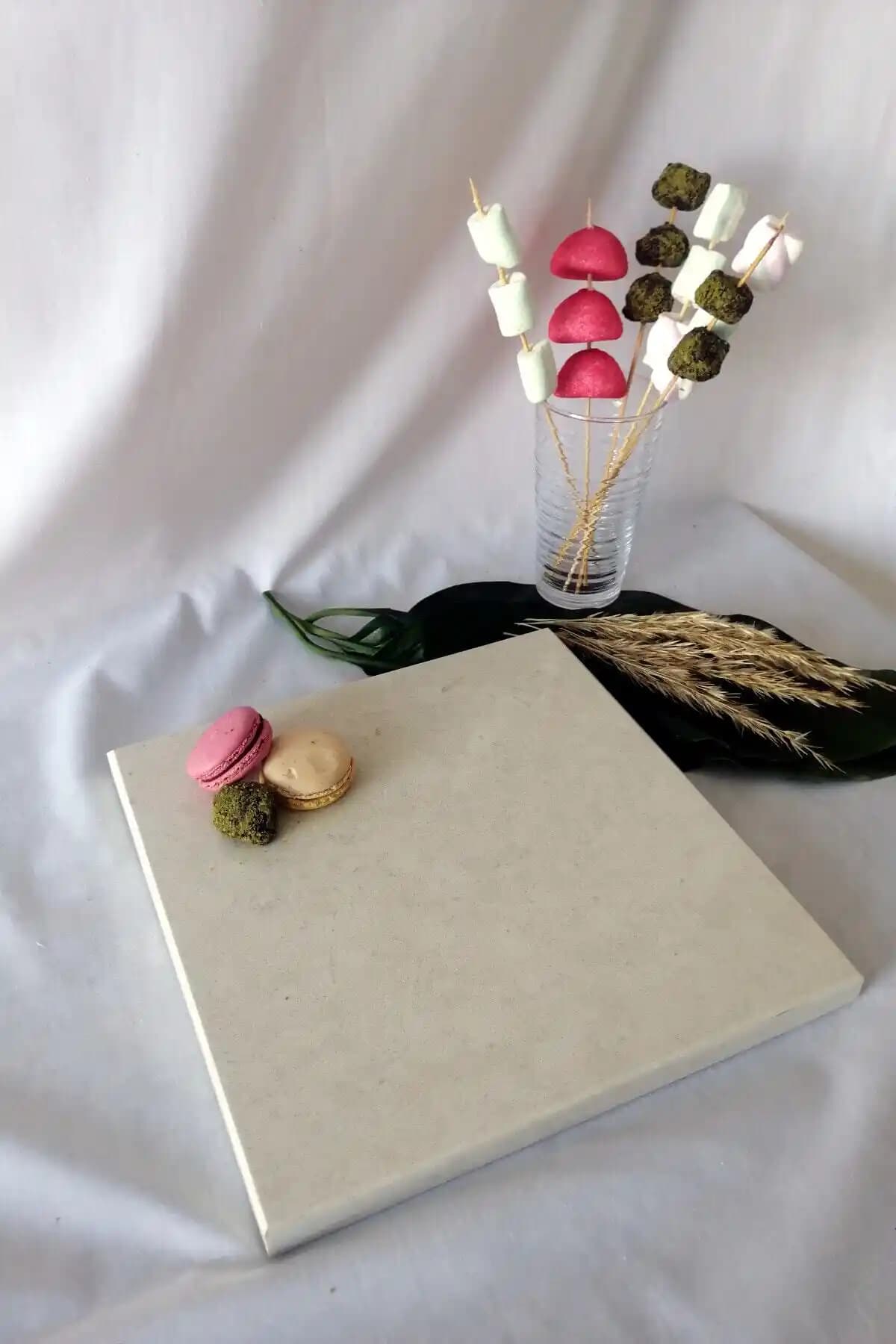 PeraMarble Nova Quartz Mermer Servis Tepsisi: Şık ve Dayanıklı Mutfak Aksesuarı