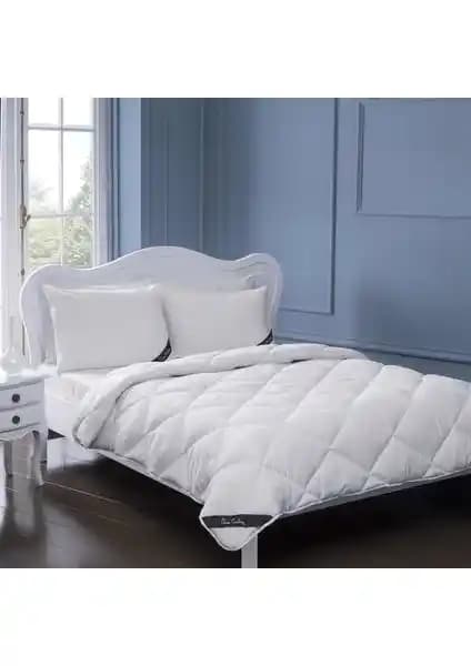 Pierre Cardin Micro Yorgan Çift Kişilik: Yüksek Kalite ve Konfor Sunan Çok Mevsimlik Yatak Örtüsü