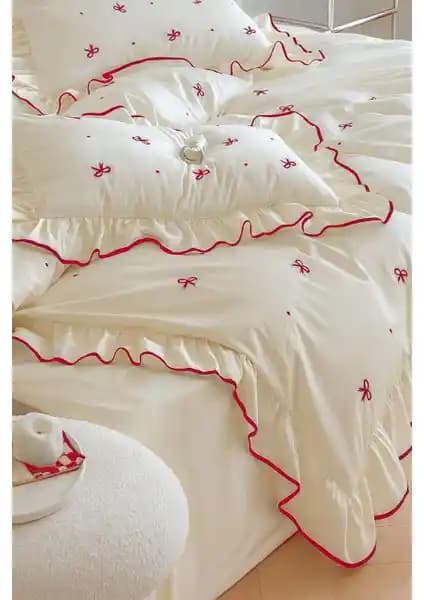 Uçkan Home Soft Elegance Fırfırlı Çift Kişilik Nevresim Seti: Şıklık ve Konforun Buluşması