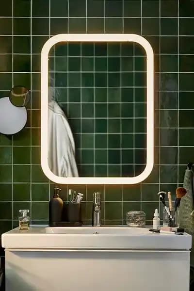 Banyo Dekorasyonunda Aynanın Önemi ve Modern Seçenekler Rehberi