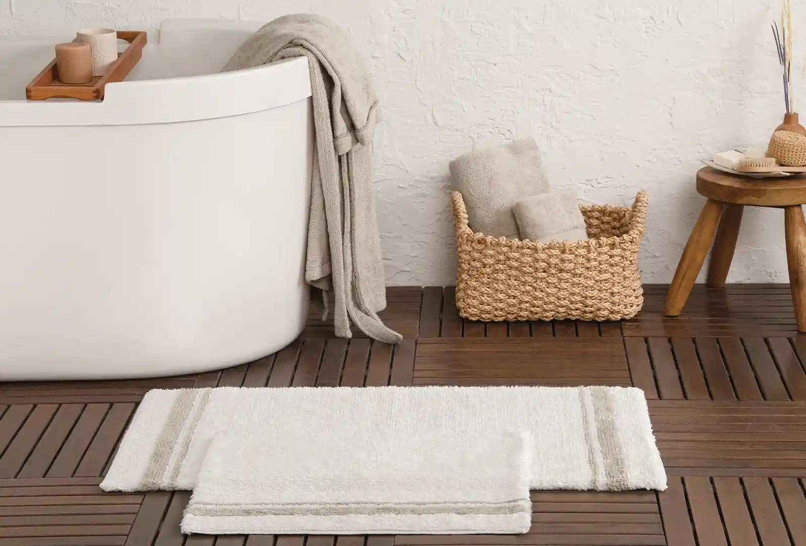 Banyo Paspası Seçiminde Malzeme, Tasarım ve Fiyat Analizi
