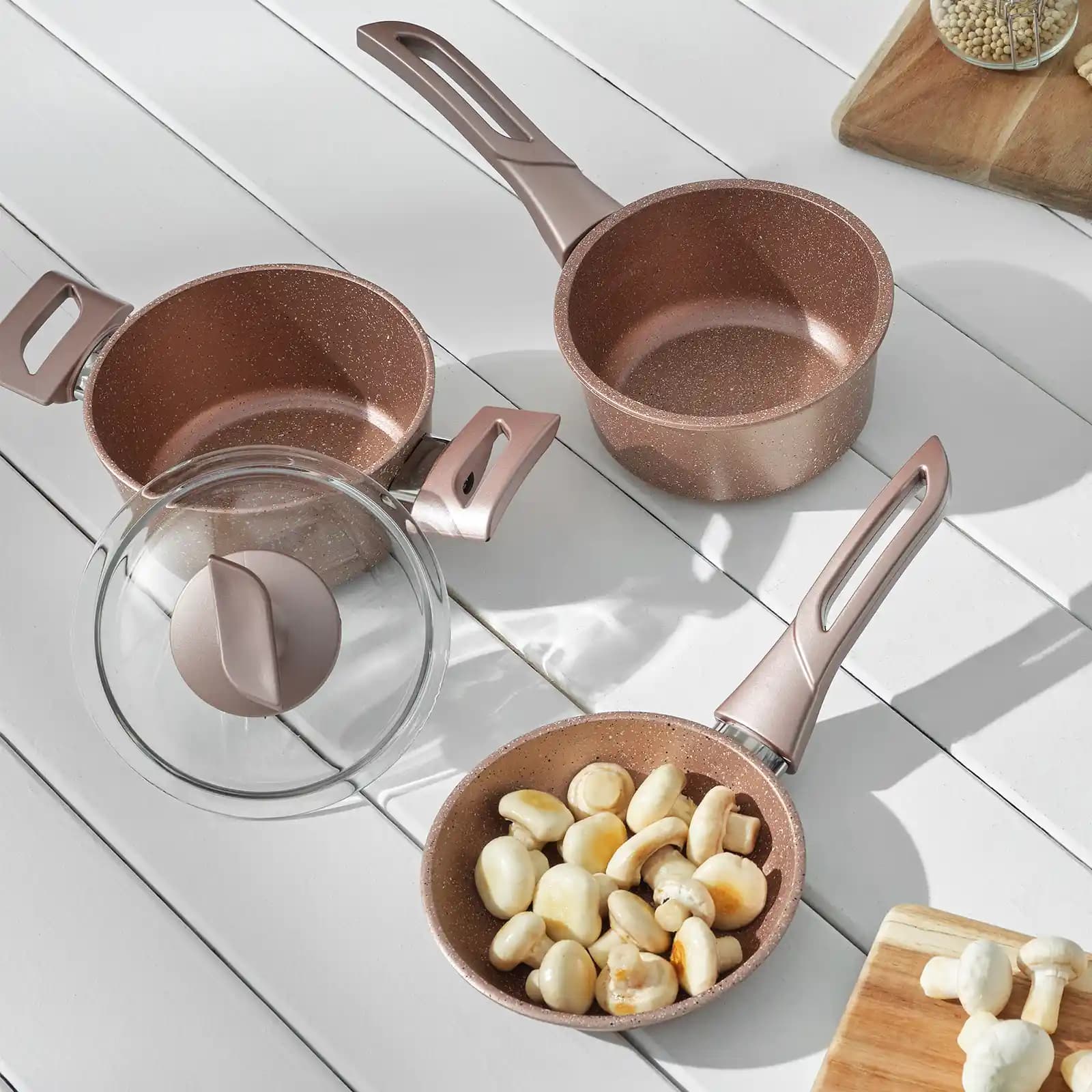 Emsan Mini Tencere: Fonksiyonel ve Şık Küçük Boyutlu Mutfak Gereçleri