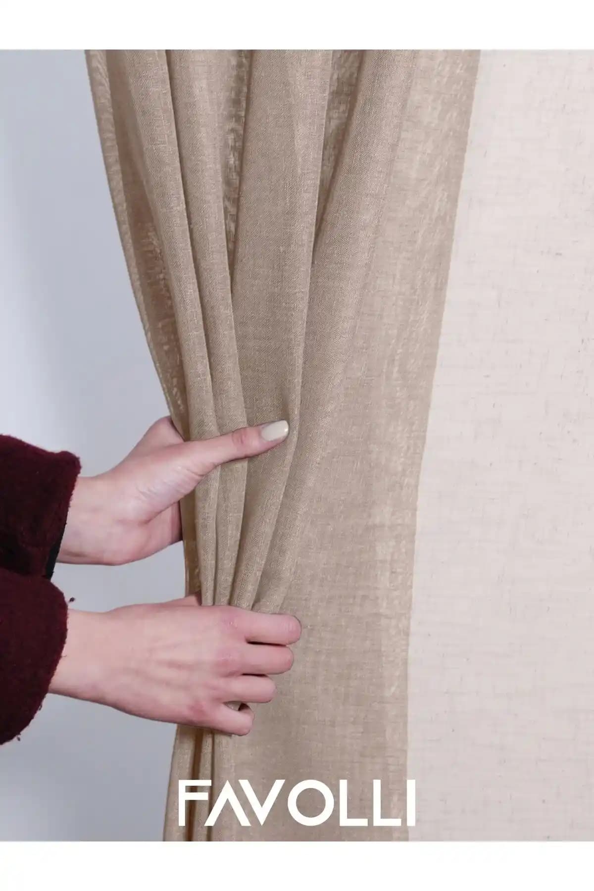 Favolli Perdeler: Modern Ev Dekorasyonunda Şıklık ve Fonksiyonellik İçin En İyi Seçenekler