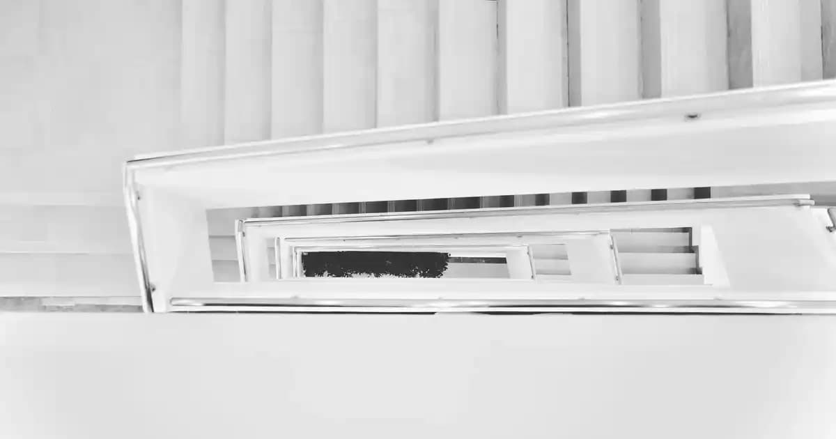 Kandil Camlar: Ev Dekorasyonunda Estetik ve Fonksiyonellik Sunan Malzeme