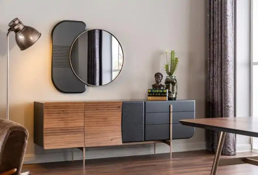 Konsol Aynaları ile Ev Dekorasyonunda Şıklık ve Fonksiyonellik Sağlama Rehberi