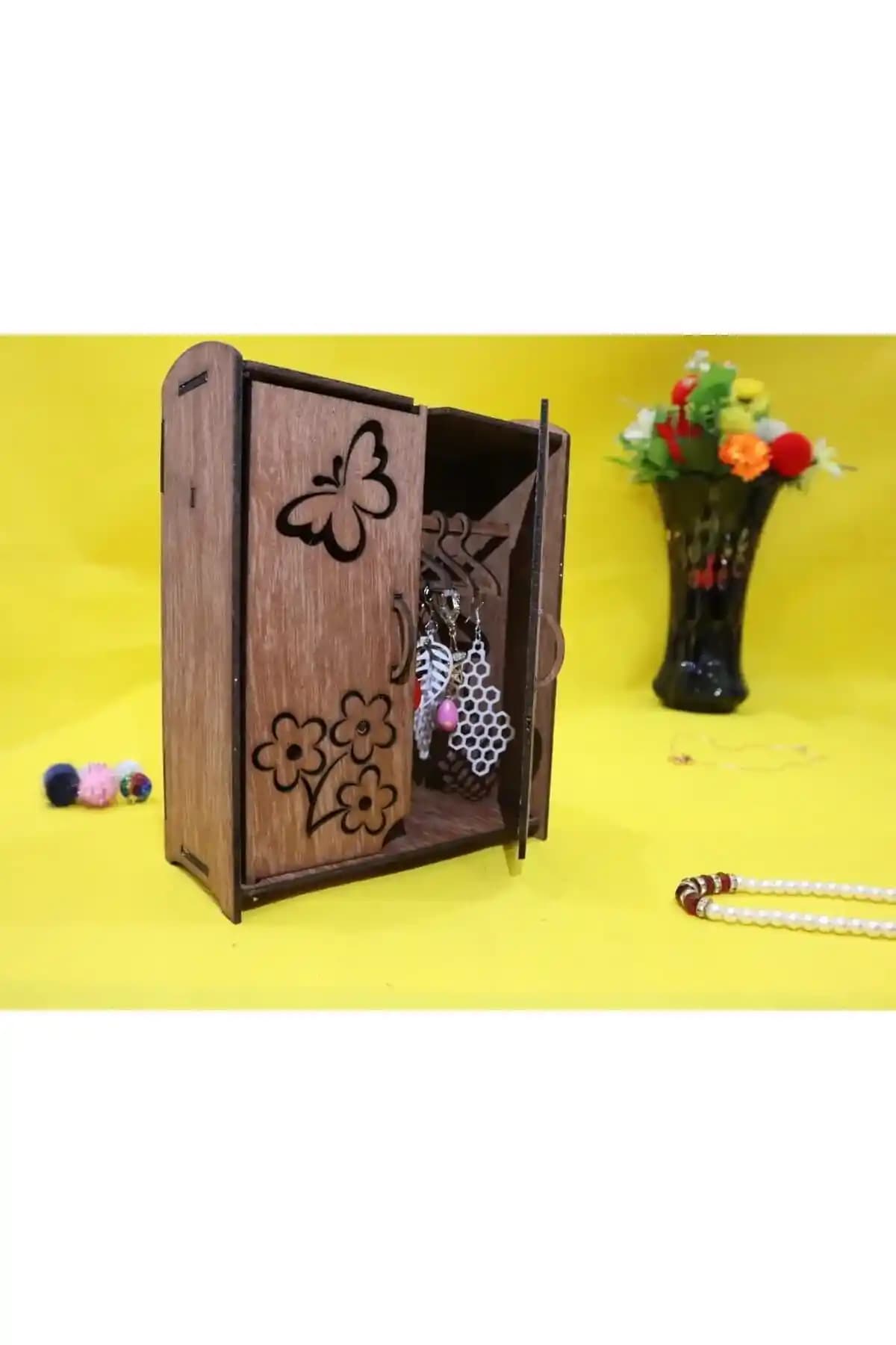 Mini Takı Dolapları ile Takılarınızı Düzenli ve Güvenli Saklama Çözümleri