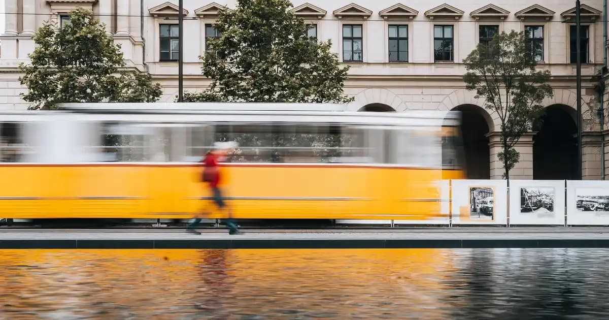 Modern İç Mekanlar İçin Şık ve Fonksiyonel Brillant Stor Perde Çözümleri