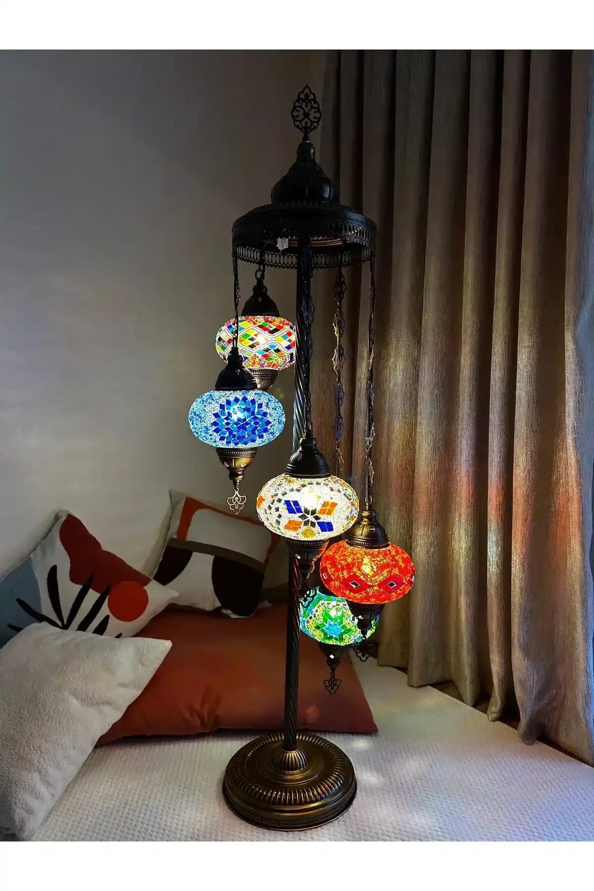 Otantik Lambaderler ile Ev Dekorasyonunda Sıra Dışı ve Sıcak Bir Atmosfer Yaratın