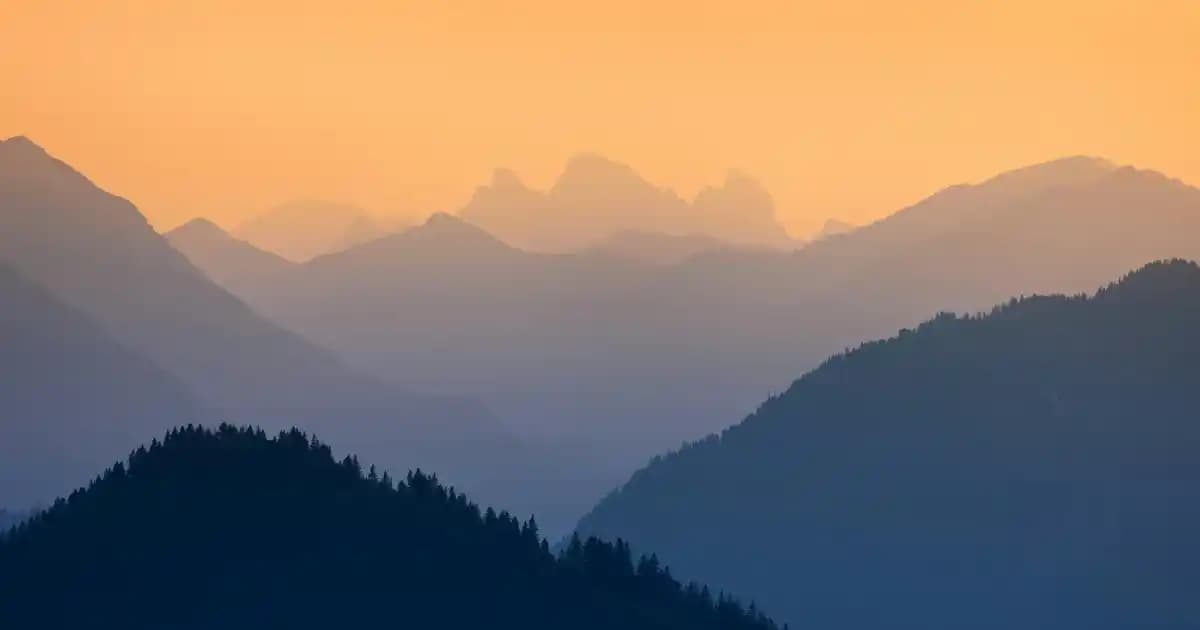 Rani Çalışma Masası: Ergonomik ve Estetik Tasarım İpuçları ve Kullanım Önerileri