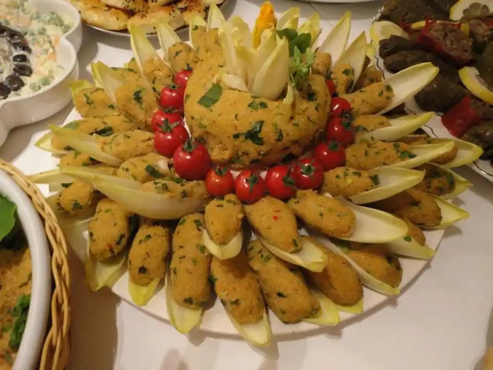 Şık Yemek Sunumları: Estetik ve Fonksiyonelliğin Uyumuyla Mükemmel Sunumlar