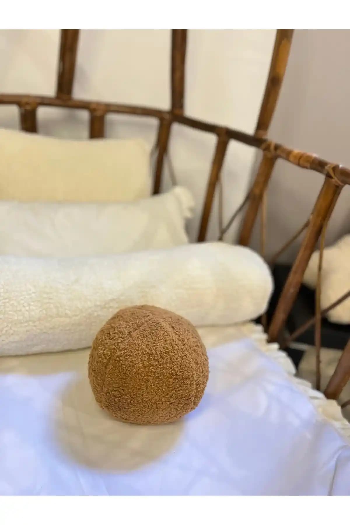 Teddy Top Yastıklar ve Ev Dekorasyonunda Güncel Trendler Hakkında Detaylı Bilgi