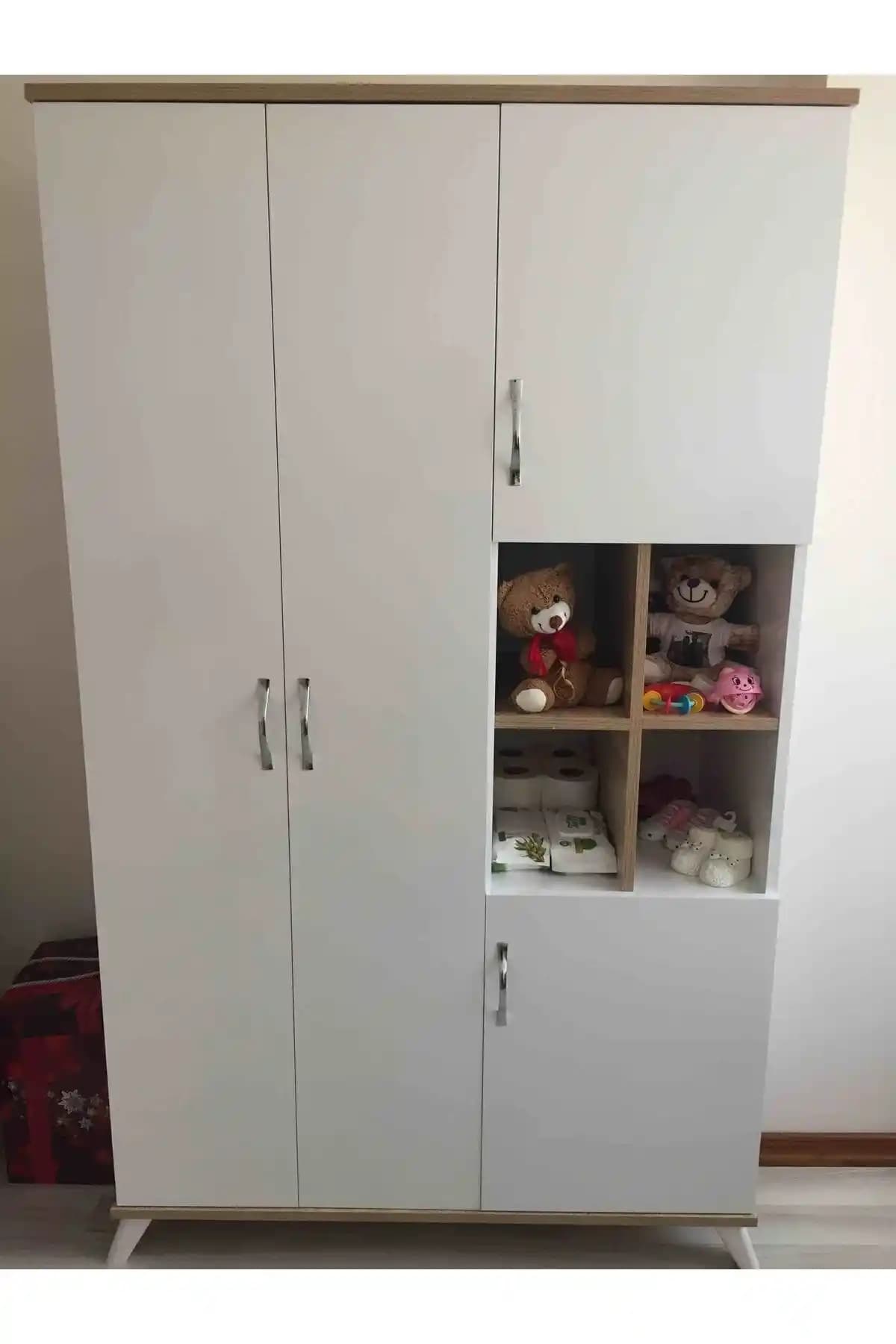 Aeka Ae-1065 Atlas ve Baby Darling Lisa Dolapları Karşılaştırması