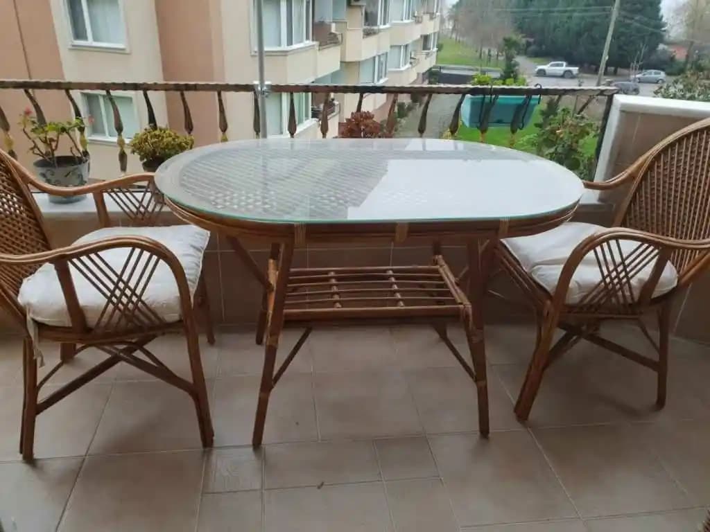 Balkon Dekorasyonunda Pratik ve Estetik Masa Sandalye Seçenekleri