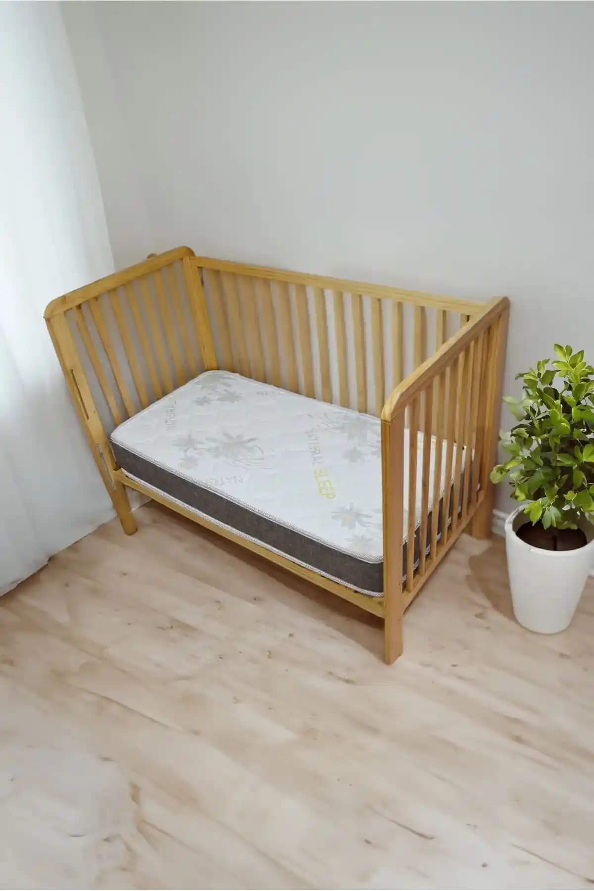 Bebek Yataklarında Konfor ve Sağlık: Güvenli Uyku Ortamları İçin Doğru Seçenekler