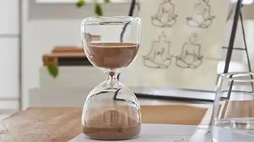 Kum Saatleri ile Mekâna Anlam ve Estetik Katmanın Yolları