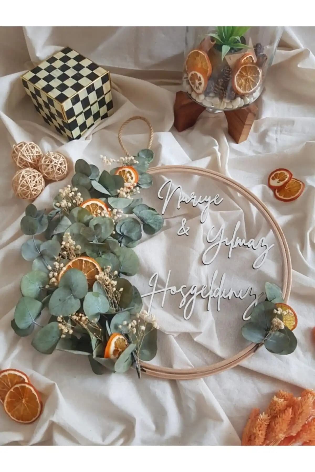 Kapı Süsü Karşılaştırması: Pembe Ağaç Tasarım ve PORTAKAL HANDMADE Ürünleri 2