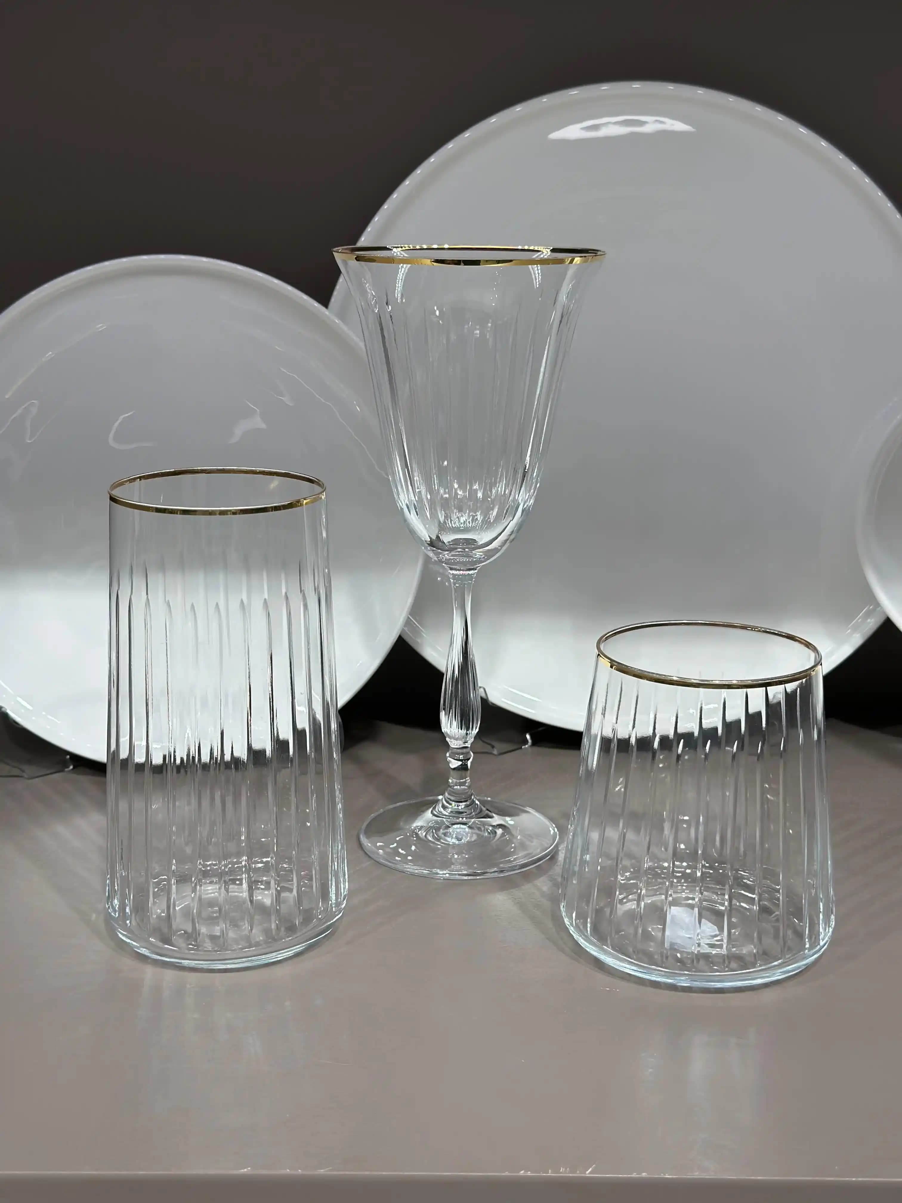 12 kişilik bardak setleriyle ev dekorasyonunuza şıklık ve fonksiyonellik katın